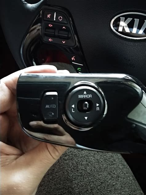 Проблема автоматического складывания зеркал на Kia K5