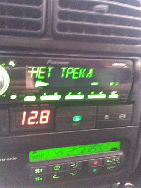 Этап 1: Подключите к зарядке